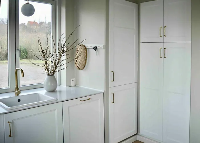 Boutique With Sea View In Vang בית נופש