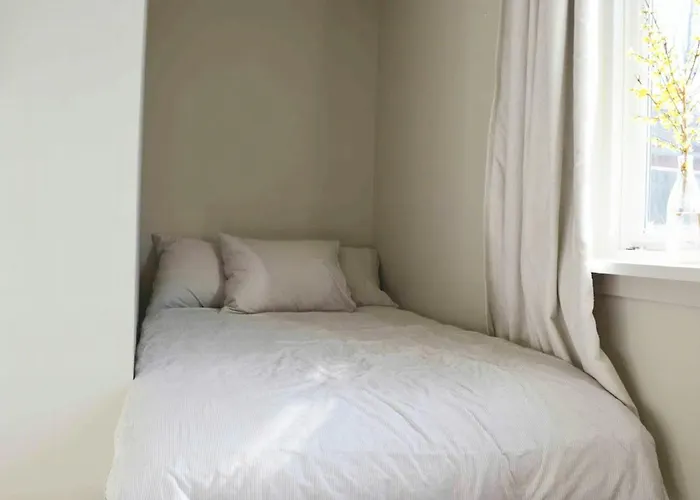 Boutique With Sea View In Vang